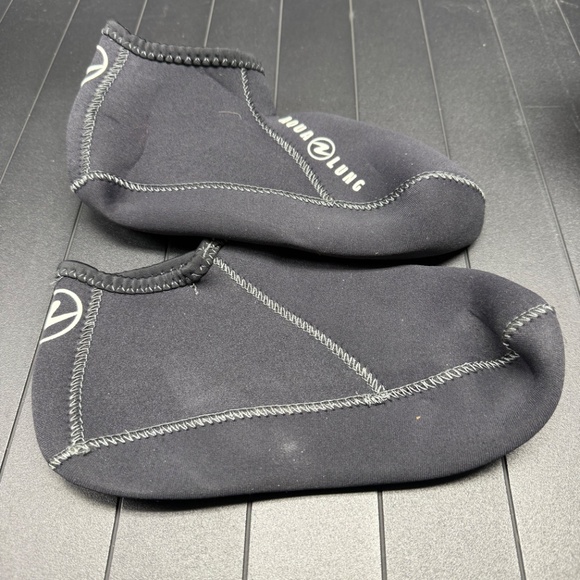 Women’s Scuba Booties 6mm Size 7 - Picture 4 of 4